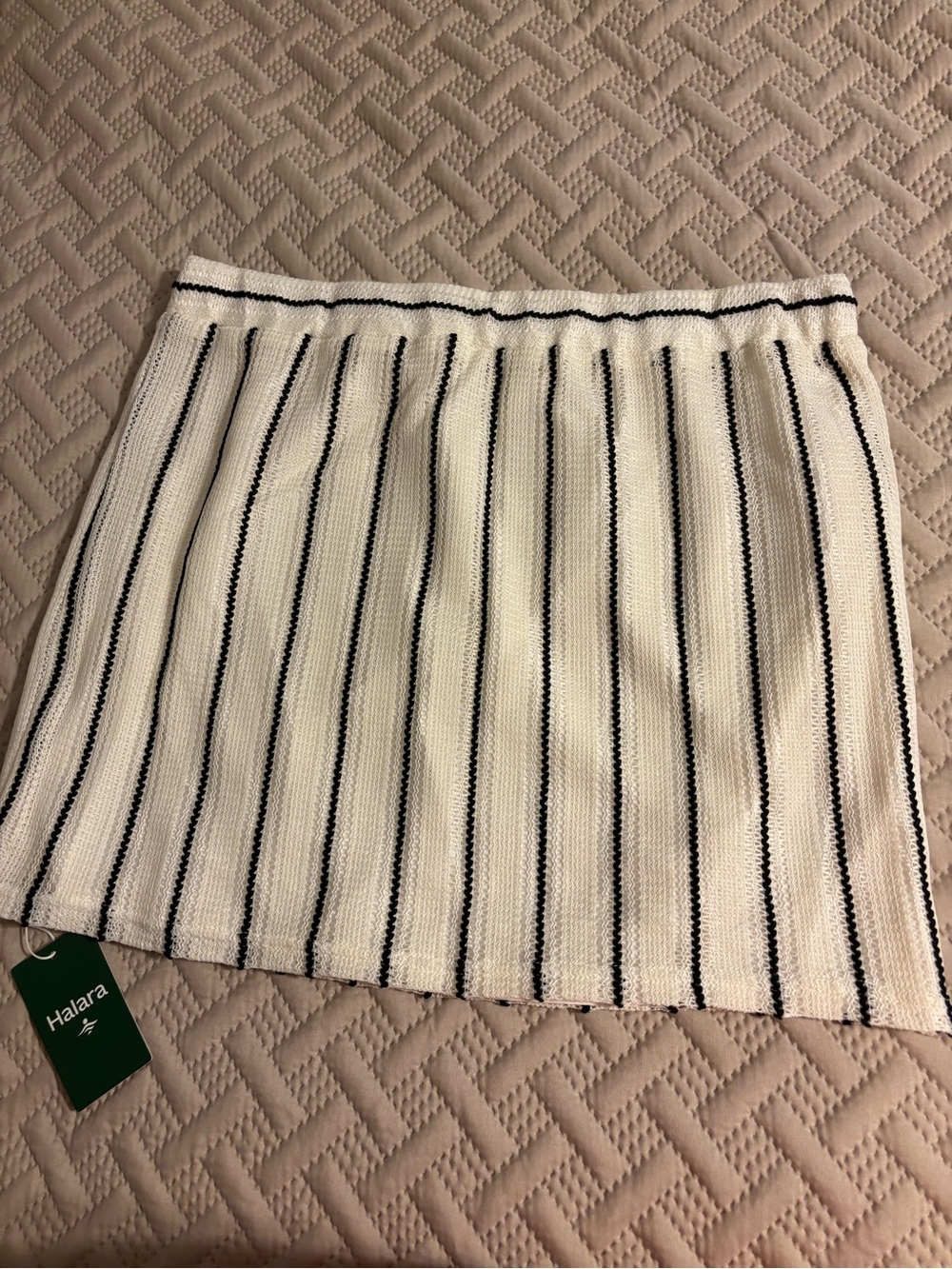 HALARA Cream and Black Vertical-Strip Knit Mini Skirt